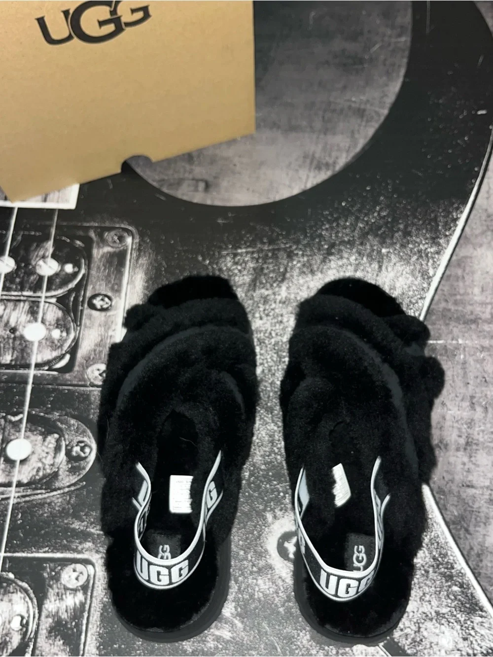 NIB UGG Disco Cross Slide